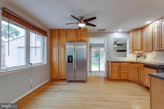 Photo - 5834 Pratt St