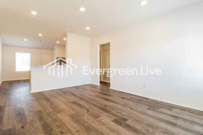 Photo - 102 Jasmine Ct