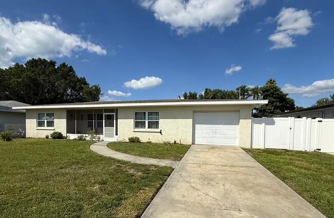 Photo - 2309 Tulip St