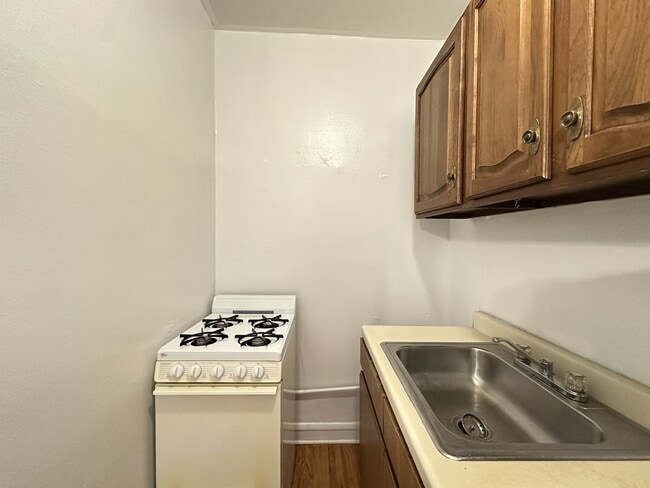Photo - 2844 N Burling St Unit 303
