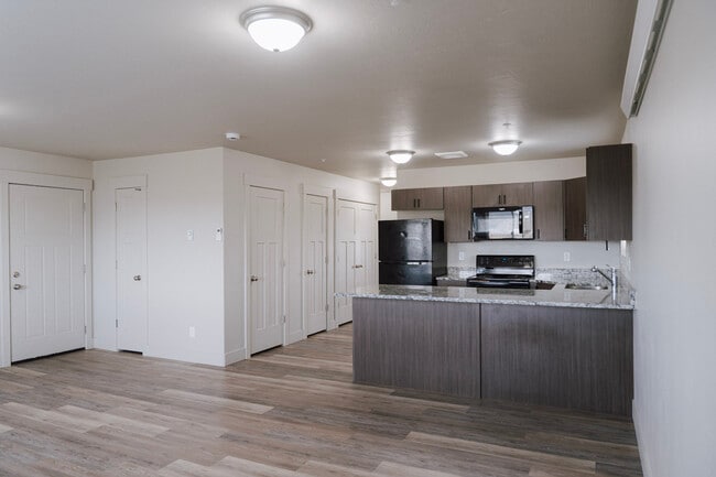 Building Photo - 5937 N Silver Fox Rd Unit NEW 3 bed 2 bath