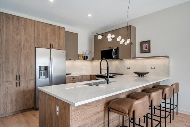 Eat-in Kitchen Island