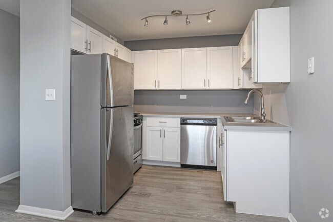 1 BR, 1 BA - Kitchen