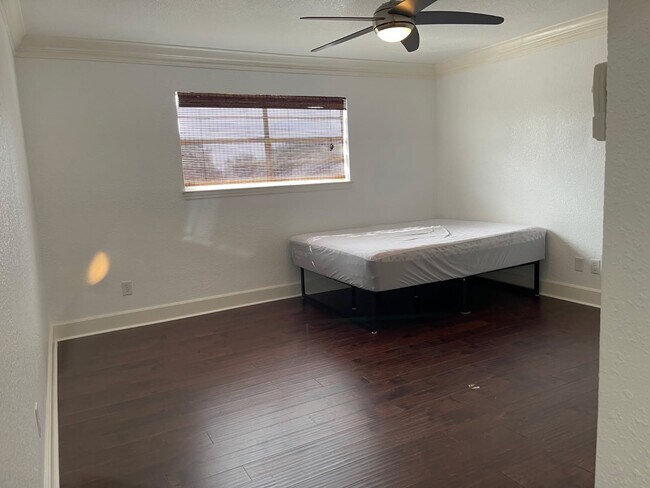 Photo - 8129 Lemon Tree St