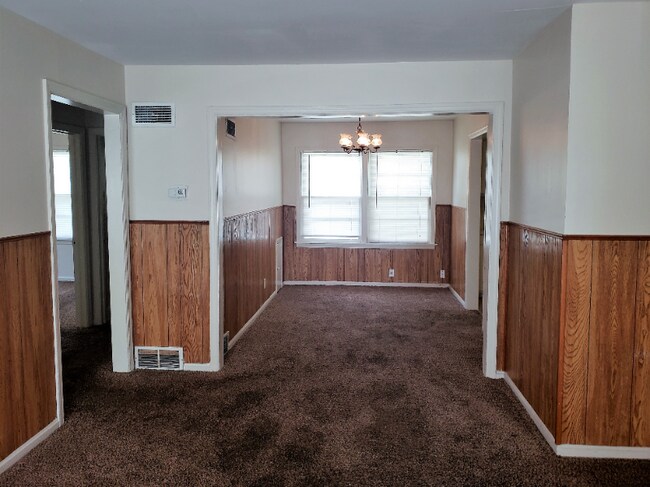 Photo - 667 N Meridian Ave