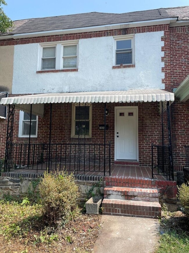 Building Photo - 3840 Dolfield Ave