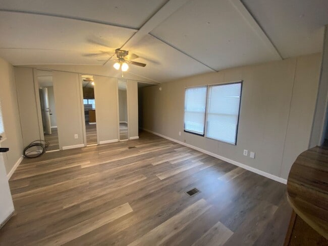 Photo - 2 Bedroom 1 Bath Mobile Home in Greenevill...