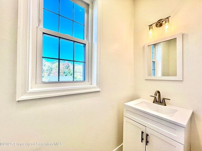 Photo - 105 Black Walnut Dr