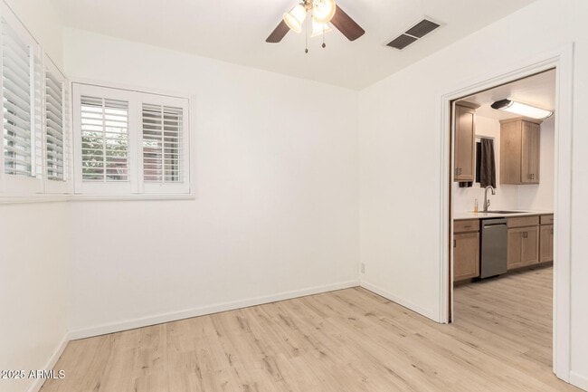 Photo - 839 E Lawrence Rd