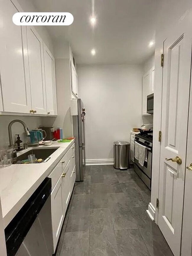 Photo - 350 E 82nd St