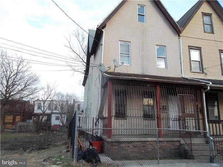 Large upstairs apartment. - 32 N 24th St