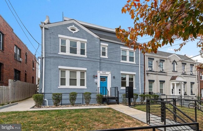 Photo - 5012 2nd St NW Unidad 2