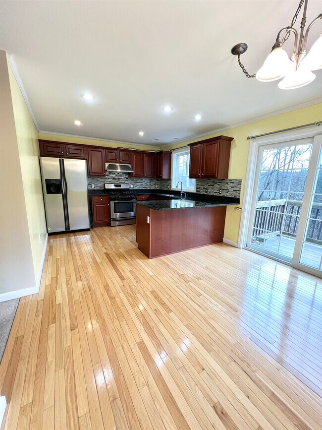 262 Littleton Rd Townhome For Rent in Chelmsford, MA