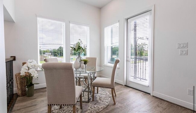 Photo - 2718 McGowen St