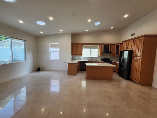 Photo - 10528 Tuxford St Unidad 10530