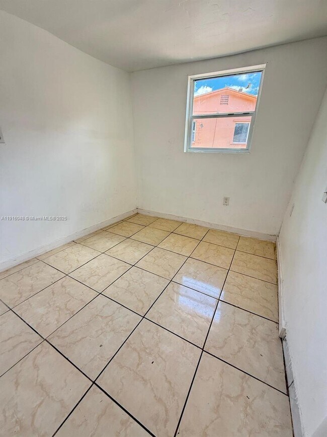 Photo - 11452 Peachtree Dr Unit 3