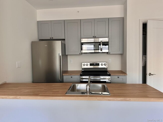 Photo - 362 W Merrick Rd Unit 106