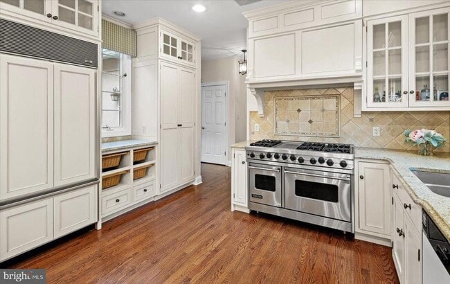 Photo - 12 Windermere Way