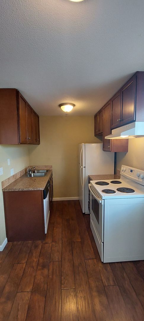 Photo - Lovely 1 Bedroom Apartment in the Lettered Streets District Unit 2122-1