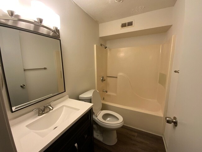 Photo - 2 Bedroom Apartment Unit L