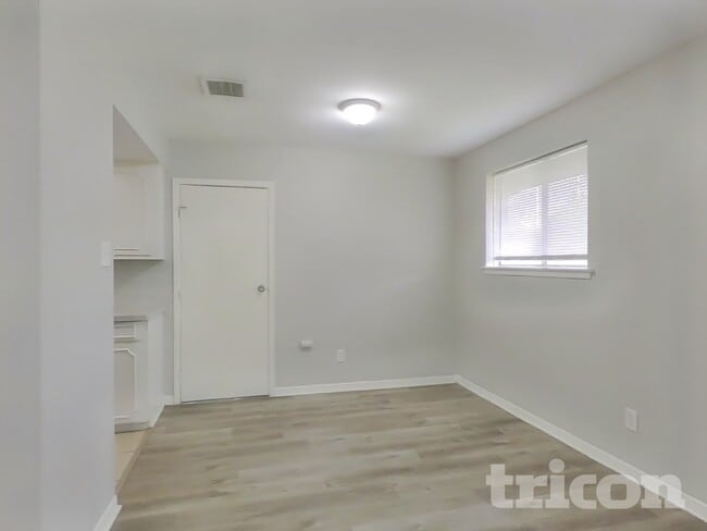 Photo - 6422 French Chateau Dr