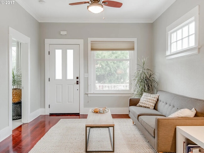 Photo - 5525 NE Everett St