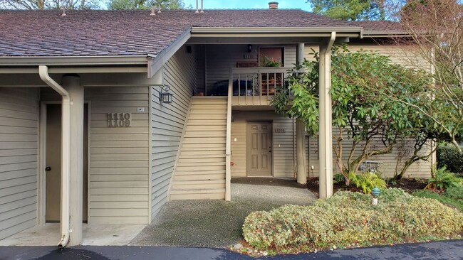Building Photo - 2 Bed. 2 Bath Bellefield Park Condominium ...
