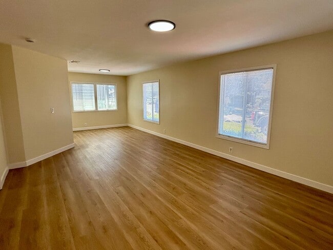 Photo - 1254 Lillian Ave