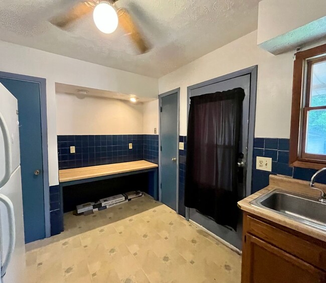 Photo - Two bedroom in Alton