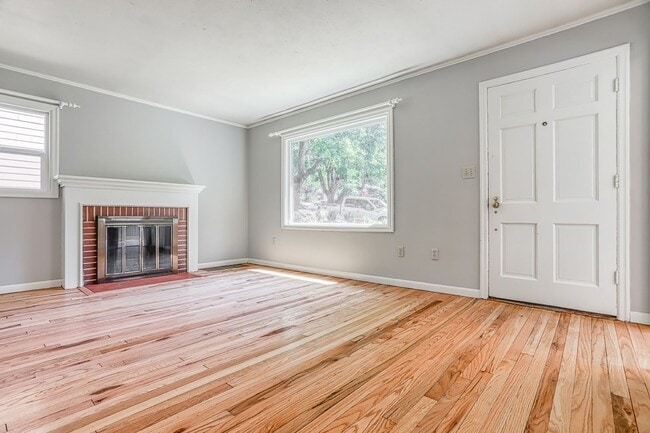 Building Photo - Charming 3 Bedroom 1 Bathroom home in Desirable Lincoln Neighborhood!