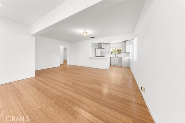 Building Photo - 19148 Saticoy St