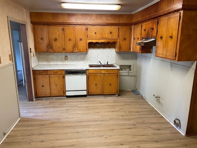 Photo - 2943 Amherst St