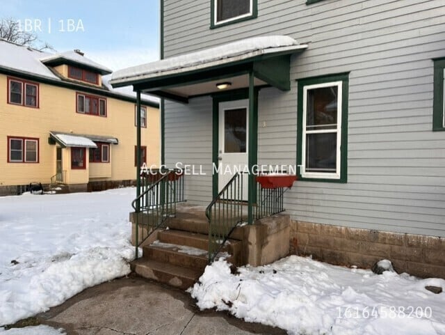 Building Photo - 205 Valley Ave NW Unit 3