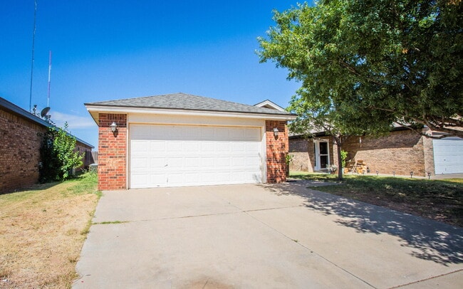 Photo - Charming 3-Bed, 2-Bath Spacious Home in Fox Den!