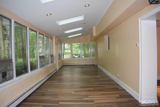 Photo - 13 Pinter Ln