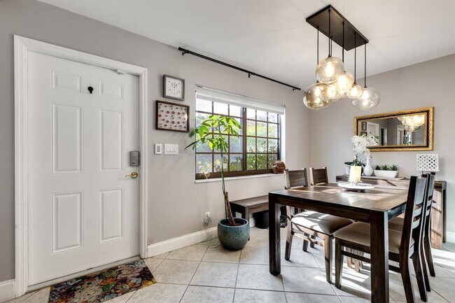 Photo - 2134 NE 9th Ave