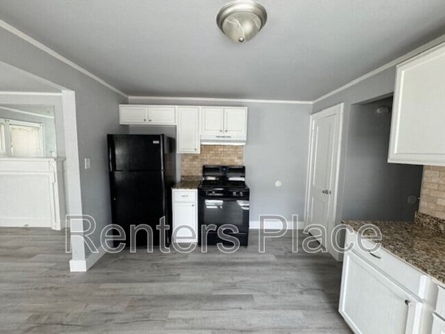 Photo - 203 S Jamestown Ave