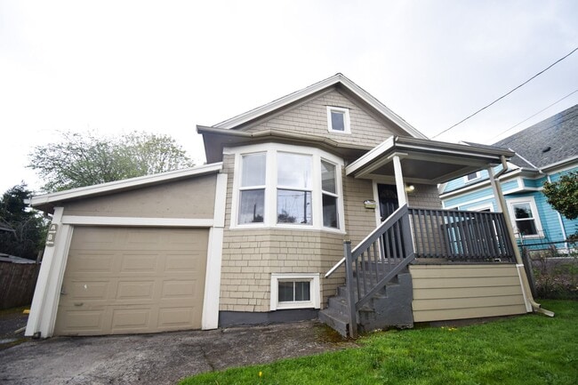 Building Photo - CLE-4637 Unit A