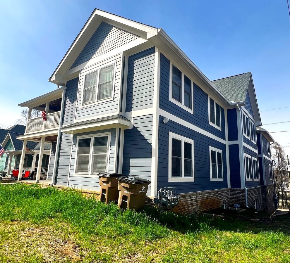 FA1315 18BR TRIPLEX (6/6/6) - FA1315 18BR TRIPLEX (6/6/6) Townhome