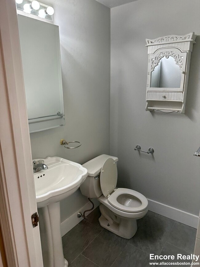 Photo - 5 Grimes St Unit 2