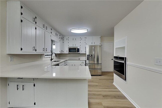 Photo - 1110 Lake Dr
