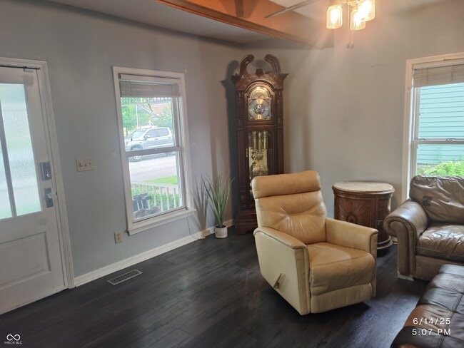 Photo - 121 N Main St