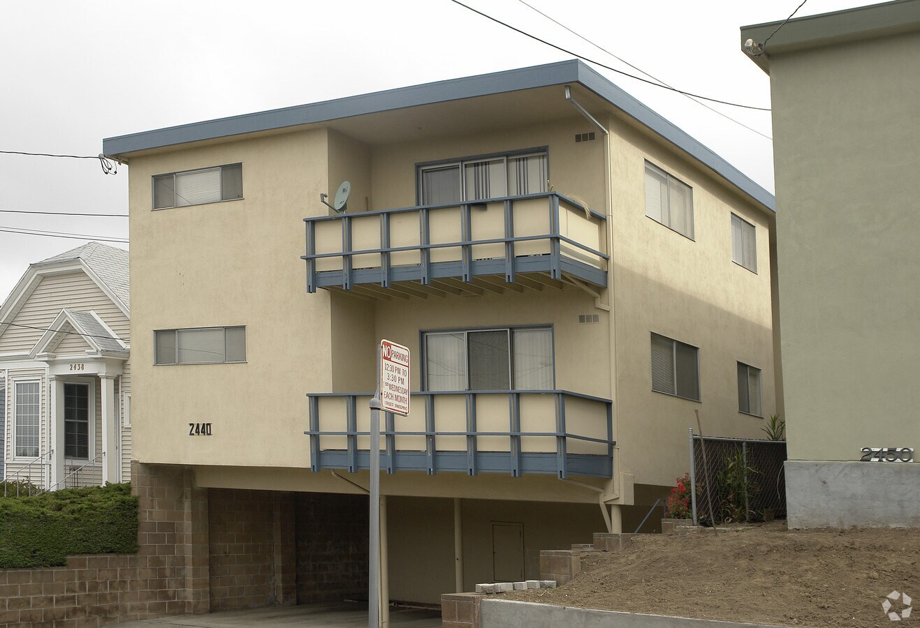 Photo - 2440 Palmetto