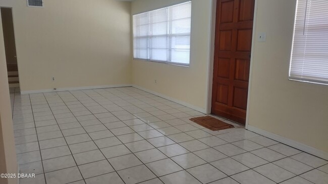 Photo - 525 Tarragona Way