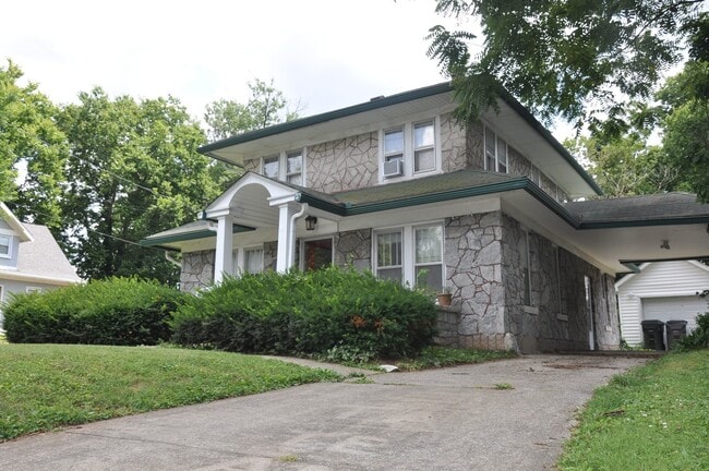 Photo - Pre-Leasing Now for Fall Semester 2026