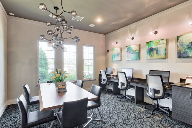 Photo - Eastland Trails Apartments