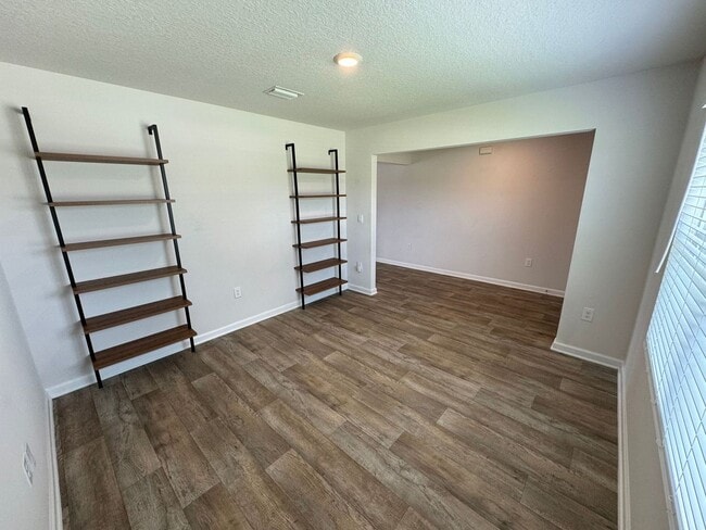 Photo - Pensacola/Beulah - Bridlewood - 5 bedroom, 3 bathroom w/ lawn care included