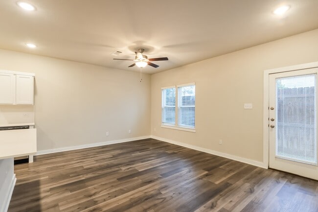 Photo - 345 N Centro Cir