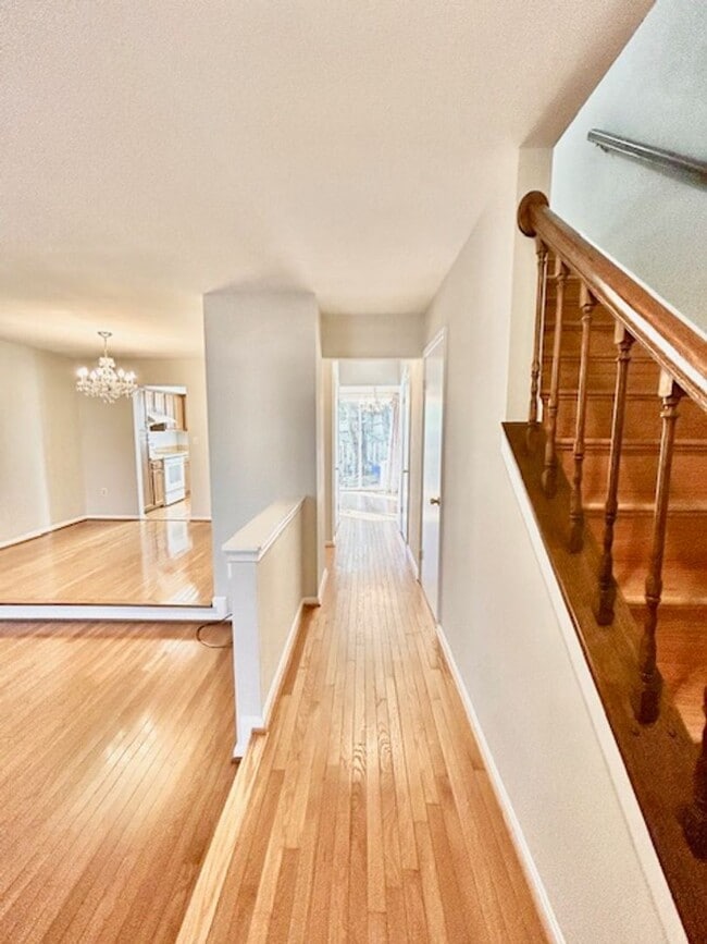 Photo - Spacious and bright 3BR/2.5BA townhouse with enclosed back patio