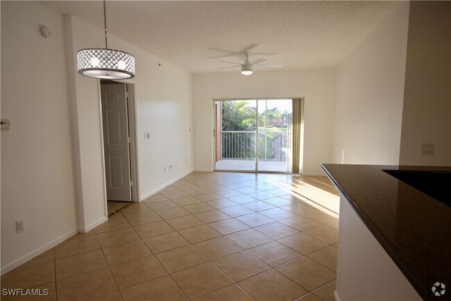 Building Photo - 1820 Florida Club Cir Unit 2210 Rental